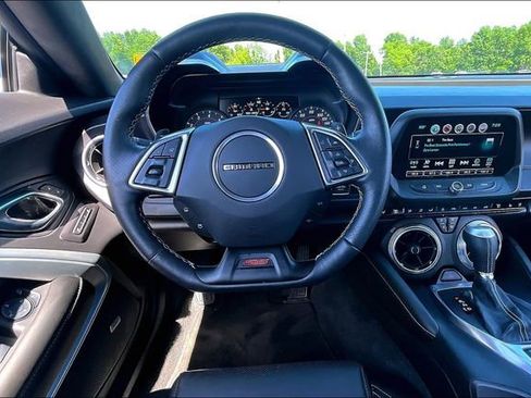 Used 2016 Chevrolet Camaro SS RWD image 8