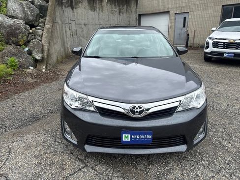 Used 2014 Toyota Camry XLE w/ Leather Package FWD image 10