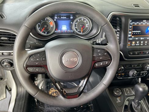 Used 2023 Jeep Cherokee Altitude Lux w/ Lux Elite Package AWD/4WD image 11