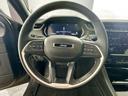Certified 2025 Jeep Grand Cherokee Laredo X w/ Luxury Tech Group I AWD/4WD image 11