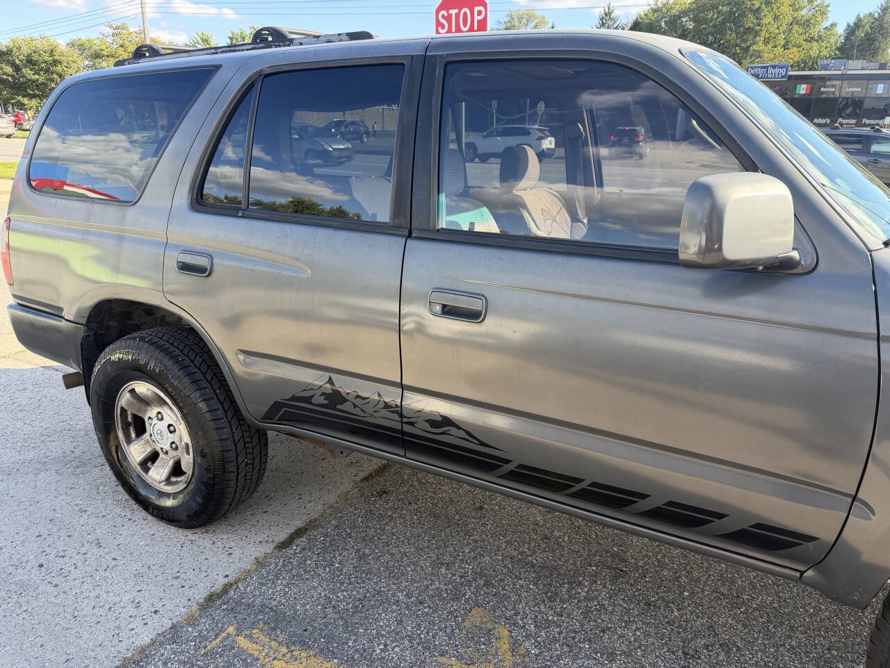 Used 1997 Toyota 4Runner SR5 w/ Sport Seat Pkg RWD image 6