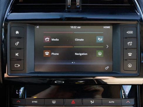 Used 2017 Jaguar XE image 29