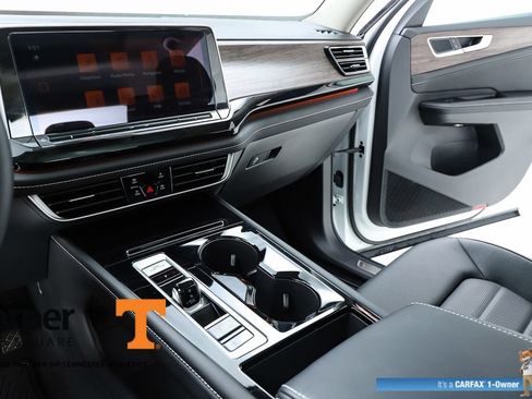Used 2025 Volkswagen Atlas SEL AWD/4WD image 63