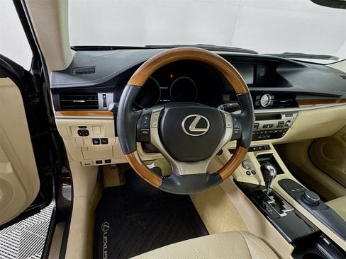 Used 2013 Lexus ES 300h 300h image 9