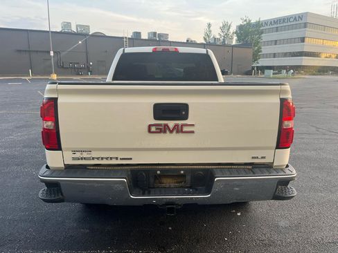Used 2019 GMC Sierra 1500 SLE w/ SLE Value Package AWD/4WD image 4