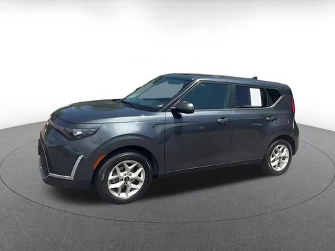Used 2025 Kia Soul LX w/ LX Technology Package FWD image 8