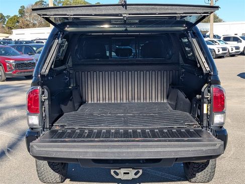 Used 2022 Toyota Tacoma TRD Sport image 13