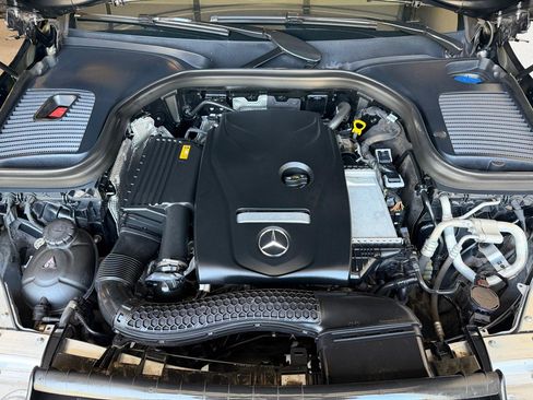 Used 2019 Mercedes-Benz GLC 300 4MATIC image 19
