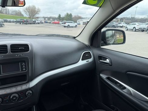 Used 2015 Dodge Journey SXT w/ Flexible Seating Group FWD image 17