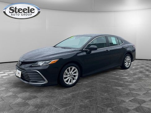 Used 2024 Toyota Camry LE image 1