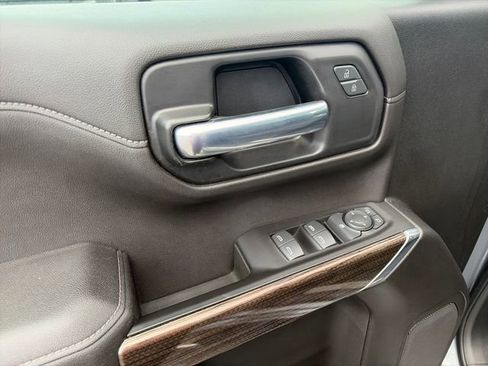 Used 2022 Chevrolet Silverado 1500 RST AWD/4WD image 18