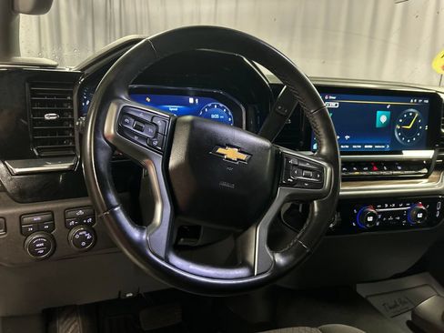 Used 2023 Chevrolet Silverado 1500 LT AWD/4WD image 15