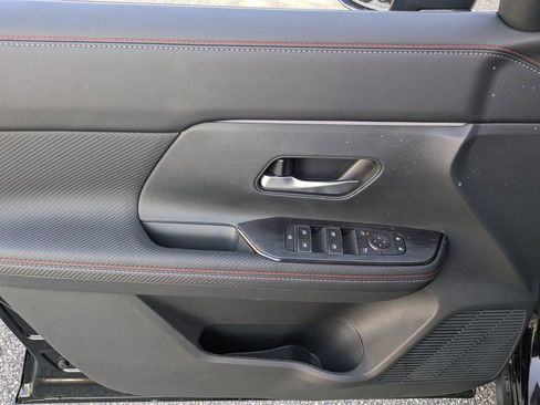 New 2026 Nissan Kicks SR FWD image 13
