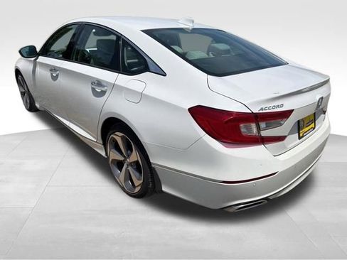 Used 2018 Honda Accord Touring image 6