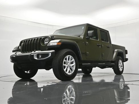 Used 2023 Jeep Gladiator Sport AWD/4WD image 37