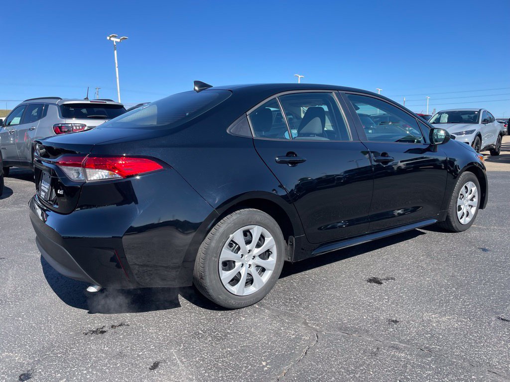 Used 2024 Toyota Corolla LE FWD image 4