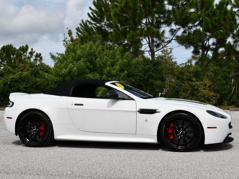 Used 2017 Aston Martin V12 Vantage S RWD image 46