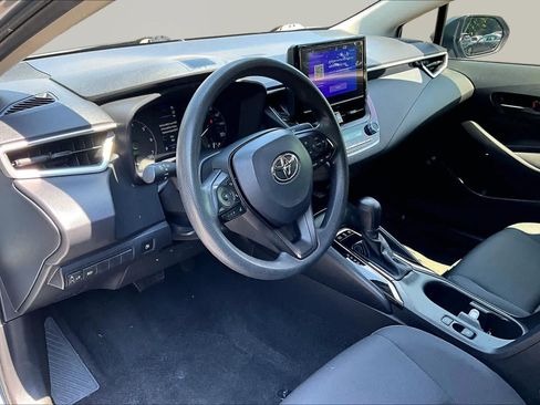 Used 2025 Toyota Corolla LE w/ LE Premium Package FWD image 18