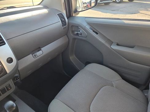 Used 2020 Nissan Frontier SV image 33