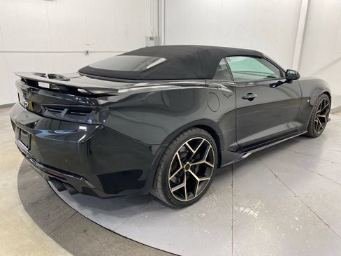 Used 2018 Chevrolet Camaro SS RWD image 7