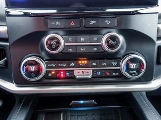 Used 2024 Ford Expedition Max XLT video 3