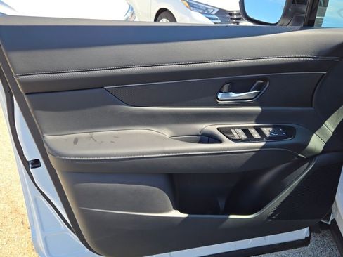 New 2025 Nissan Murano SV image 25