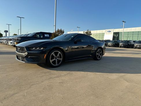 Used 2024 Ford Mustang Coupe RWD image 2
