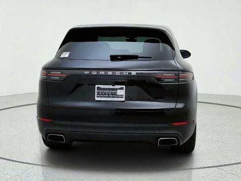 Used 2021 Porsche Cayenne AWD/4WD image 10