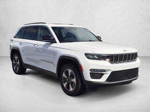 Used 2024 Jeep Grand Cherokee Limited 4xe AWD/4WD image 3