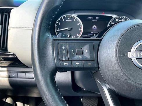 Used 2022 Nissan Pathfinder SV FWD image 10