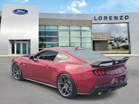 Used 2025 Ford Mustang GT RWD image 6