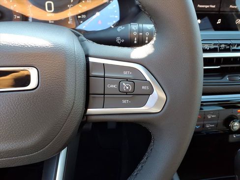 New 2026 Jeep Compass Latitude AWD/4WD image 23