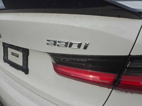 Used 2021 BMW 330i Sedan w/ M Sport Package RWD image 3