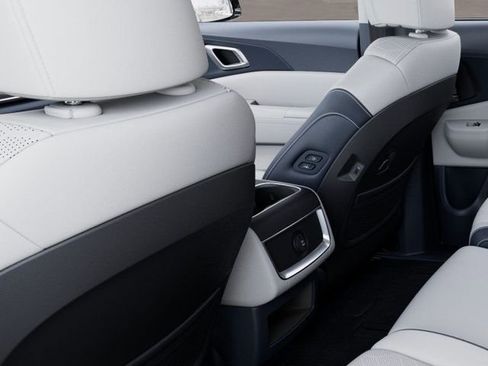 New 2025 Kia Carnival EX image 26