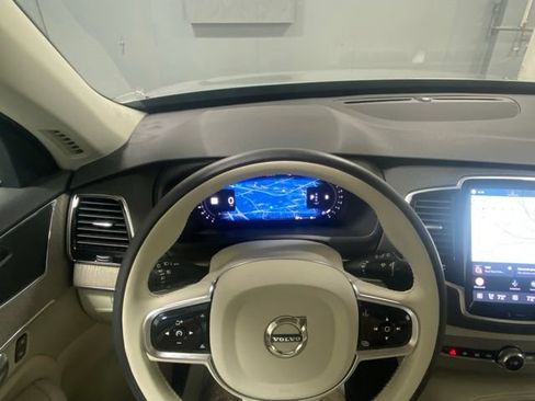 Used 2025 Volvo XC90 B5 Plus w/ Protection Package Premier AWD/4WD image 15