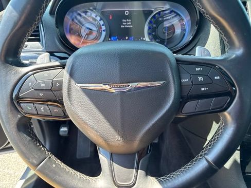Used 2018 Chrysler 300 S w/ 300S Premium Group RWD image 30