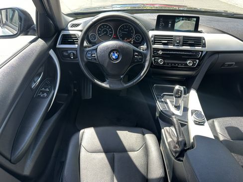 Used 2017 BMW 320i Sedan RWD image 16