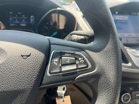 Used 2018 Ford Escape SE w/ SE Sync 3 Package FWD image 14