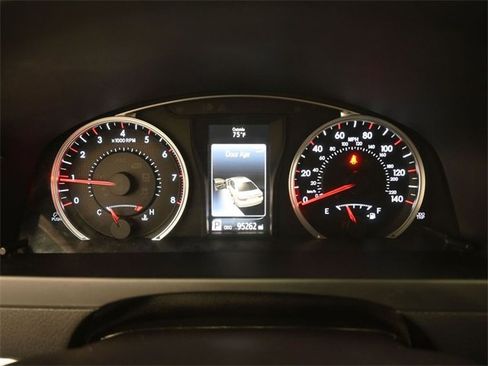 Used 2017 Toyota Camry SE image 6
