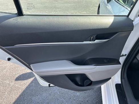 Used 2024 Toyota Camry SE image 16