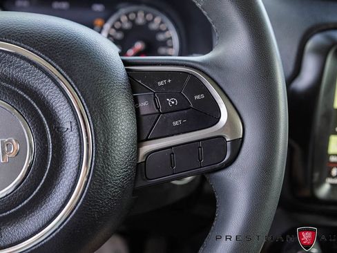 Used 2022 Jeep Renegade Latitude AWD/4WD image 24