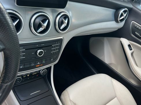 Used 2015 Mercedes-Benz CLA 250 image 12