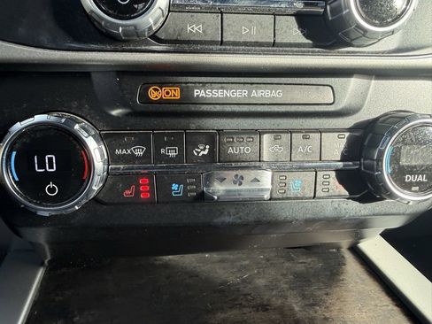 Used 2022 Ford F250 Lariat w/ Lariat Value Package image 11