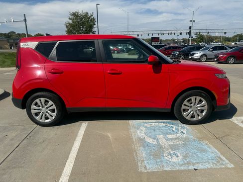 Used 2020 Kia Soul LX image 5