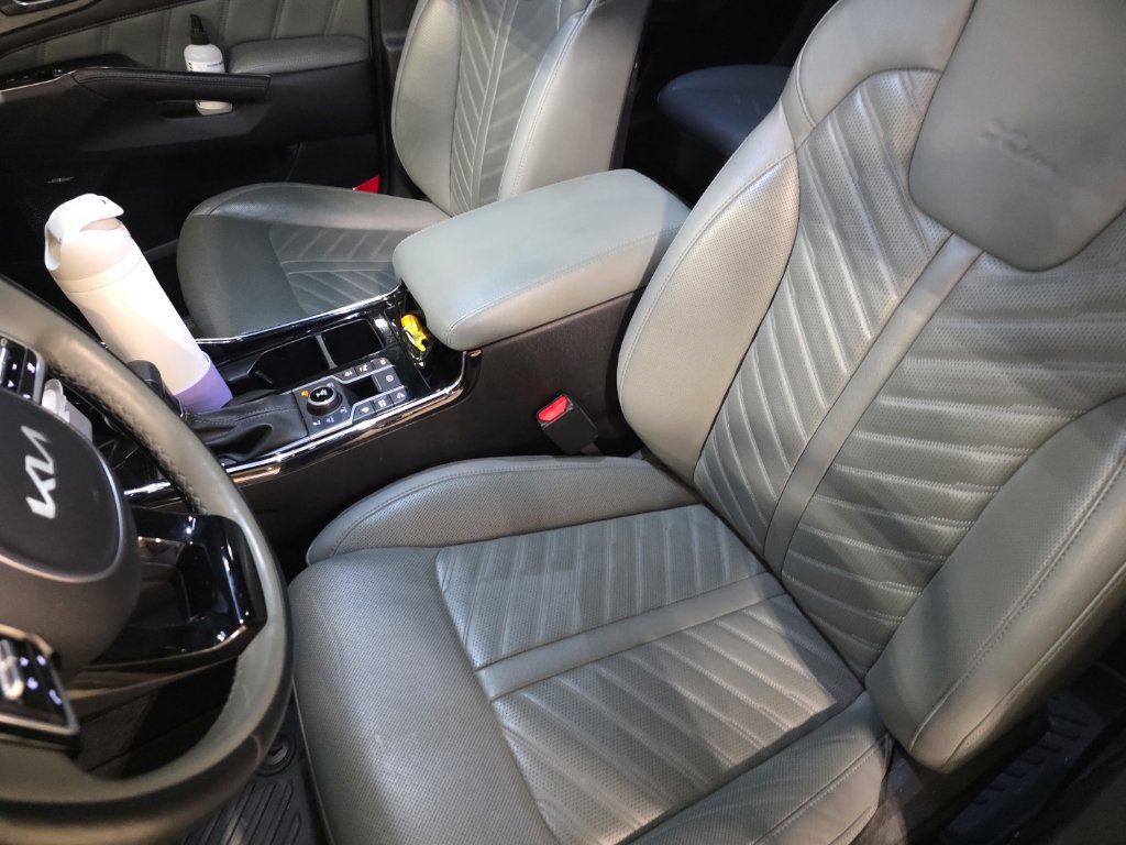 Used 2024 Kia Sorento SX Prestige w/ Sage Leather Package AWD/4WD image 15