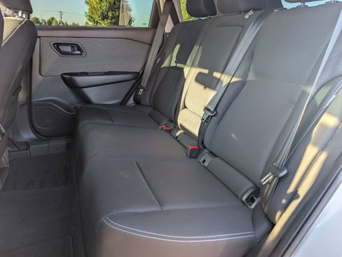 Used 2023 Nissan Rogue S image 12