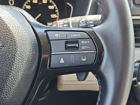 Certified 2025 Honda Pilot EX-L image 26
