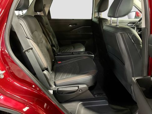 Used 2023 Nissan Pathfinder Platinum AWD/4WD image 30