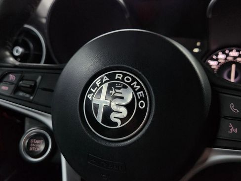 Used 2017 Alfa Romeo Giulia Ti image 27