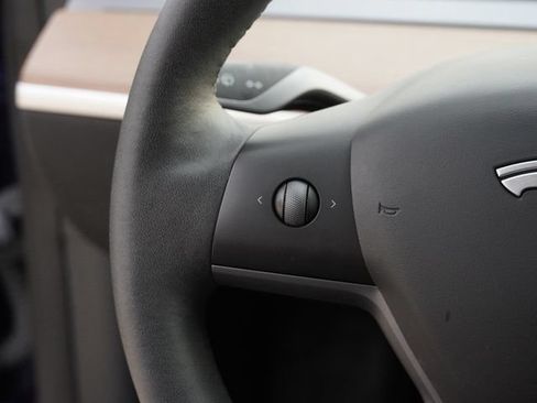 Used 2023 Tesla Model 3 Standard Range RWD image 29